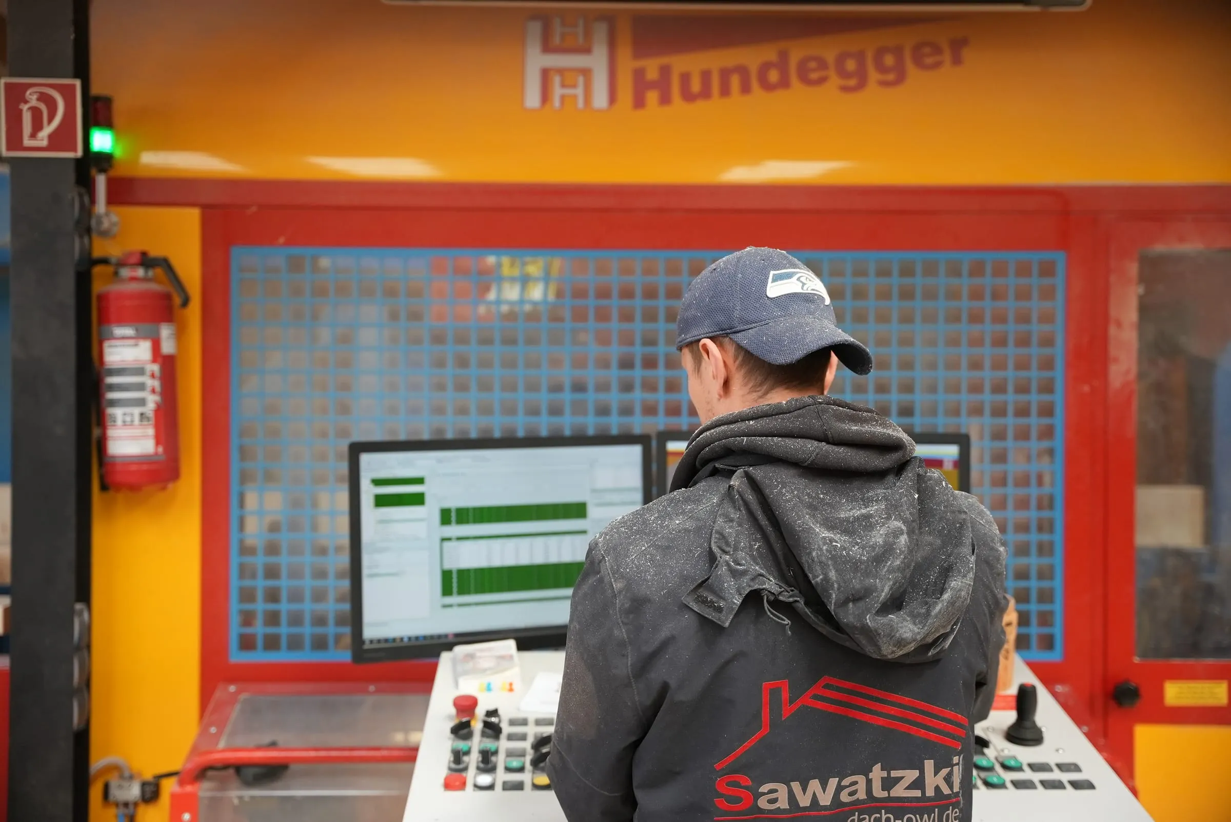 Übersicht der Maschinensteuerung im Abbundzentrum der Sawatzki GmbH